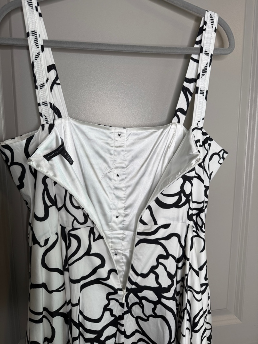 White House Black Market Black and White Floral m Fit and Flare Midi Dress - Picture 8 of 8